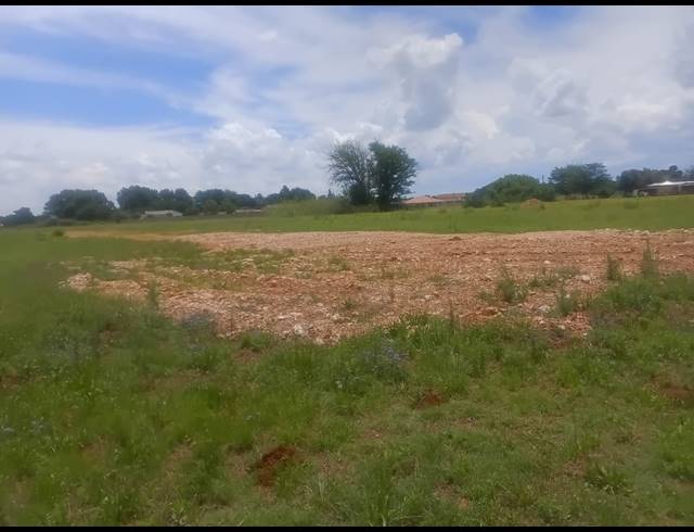 1,000M² VACANT LAND FOR SALE IN KOOKRUS